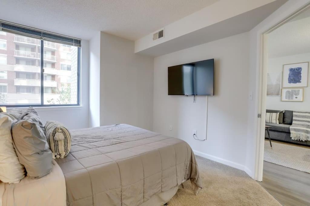 Sensational 1 Bedroom Condo At Ballston Place With Gym Arlington Bagian luar foto