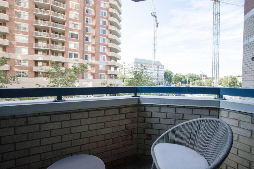 Sensational 1 Bedroom Condo At Ballston Place With Gym Arlington Bagian luar foto