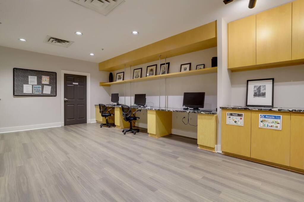Sensational 1 Bedroom Condo At Ballston Place With Gym Arlington Bagian luar foto