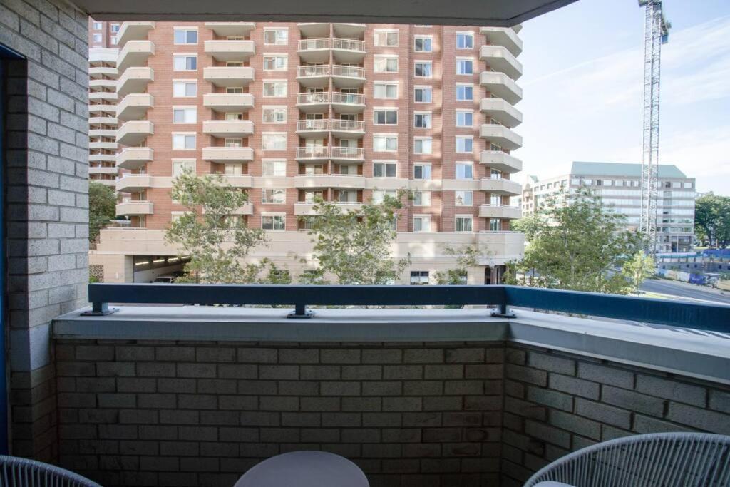 Sensational 1 Bedroom Condo At Ballston Place With Gym Arlington Bagian luar foto