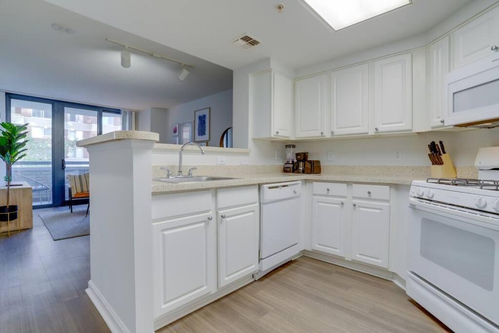 Sensational 1 Bedroom Condo At Ballston Place With Gym Arlington Bagian luar foto